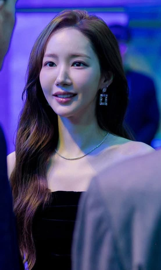 A moment captured by a fan of Park Minyoung