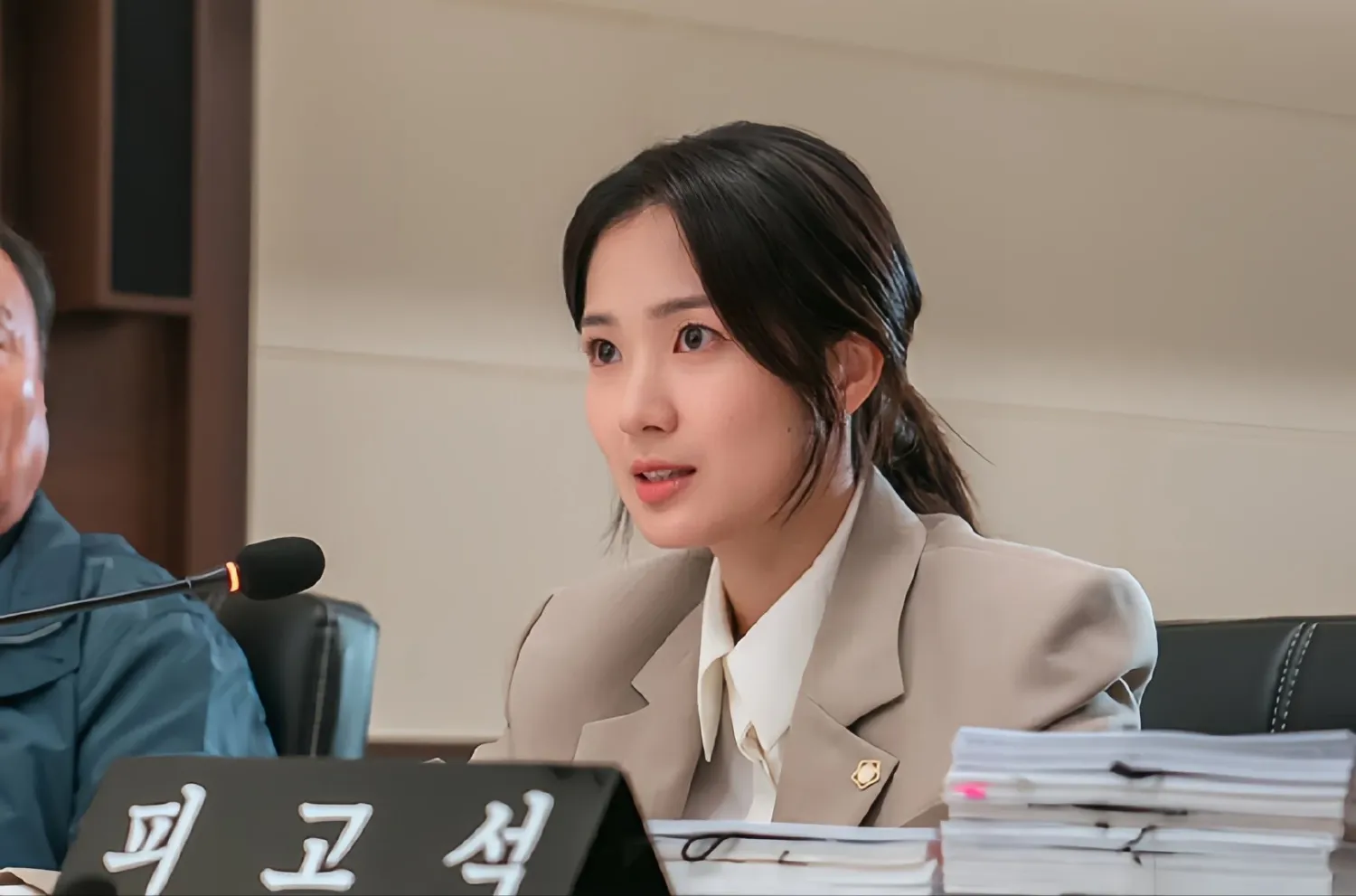Behind-the-scenes cut of Kim Hyeyoon