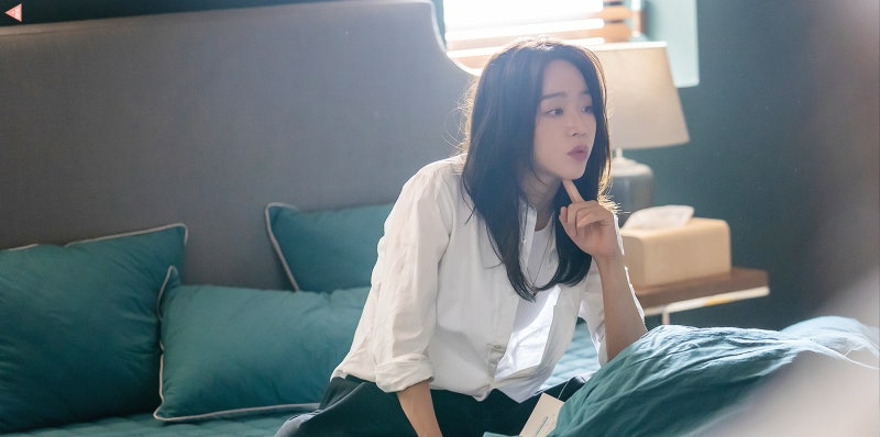 Behind-the-scenes cut of Shin Haesun