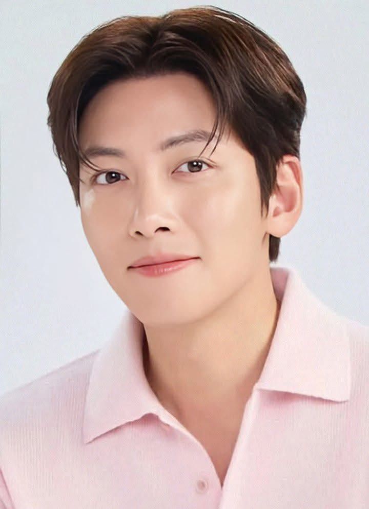 Latest photo of Ji Changwook
