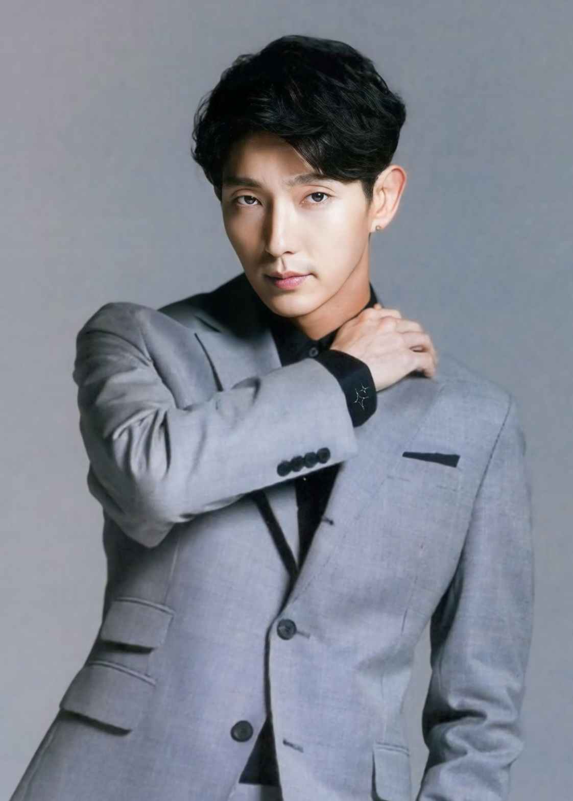 Recent activity shot of Lee Joongi