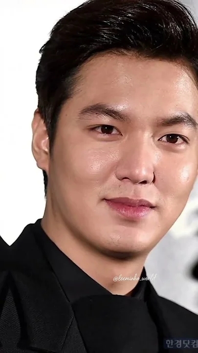 イ・ミンホの最近の活動ショット