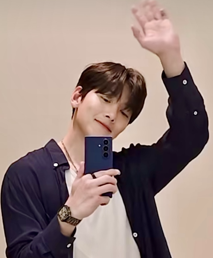 Behind-the-scenes cut of Ji Changwook