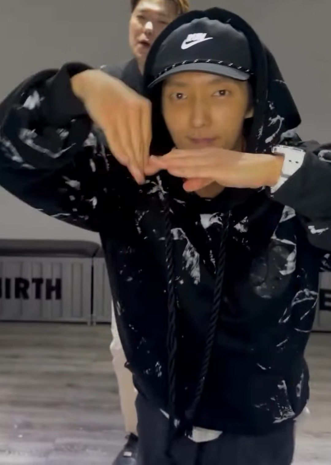 A moment captured by a fan of Lee Joongi