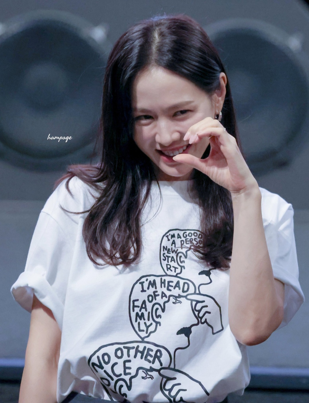 粉丝拍下的孙艺珍瞬间