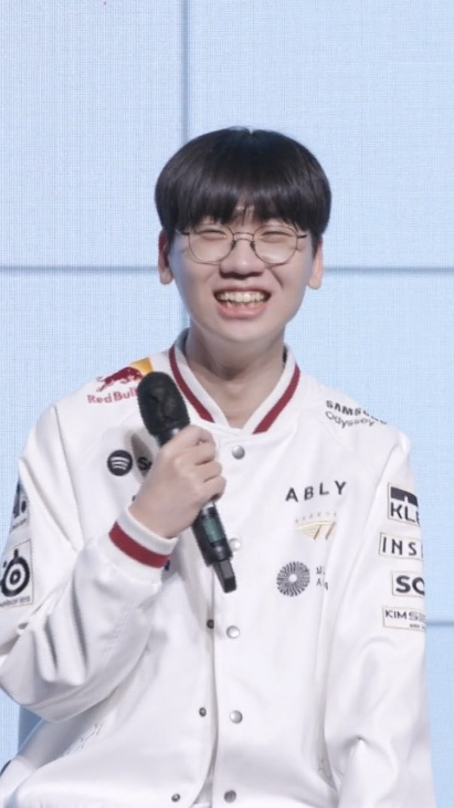 Representative background image loved by Doran fandom