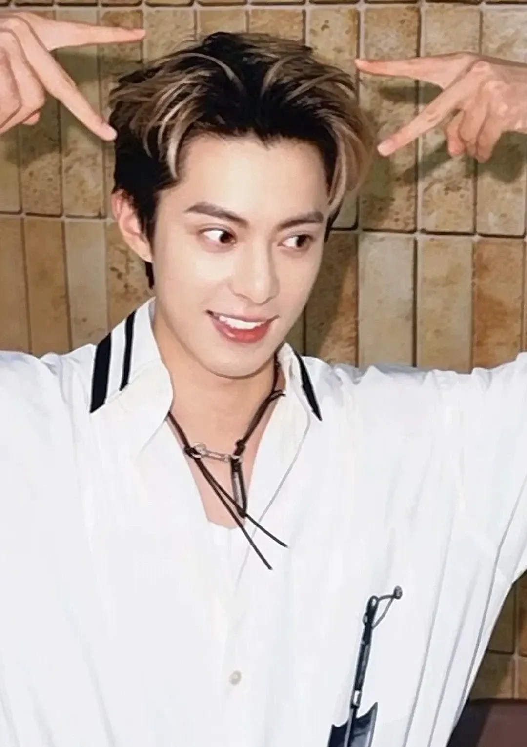 Behind-the-scenes cut of Dylan Wang