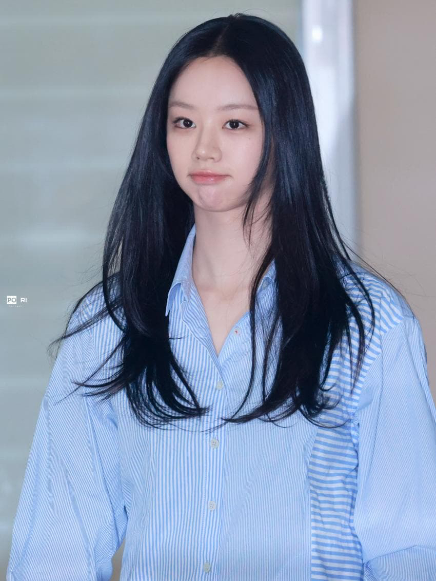 Behind-the-scenes cut of Hyeri