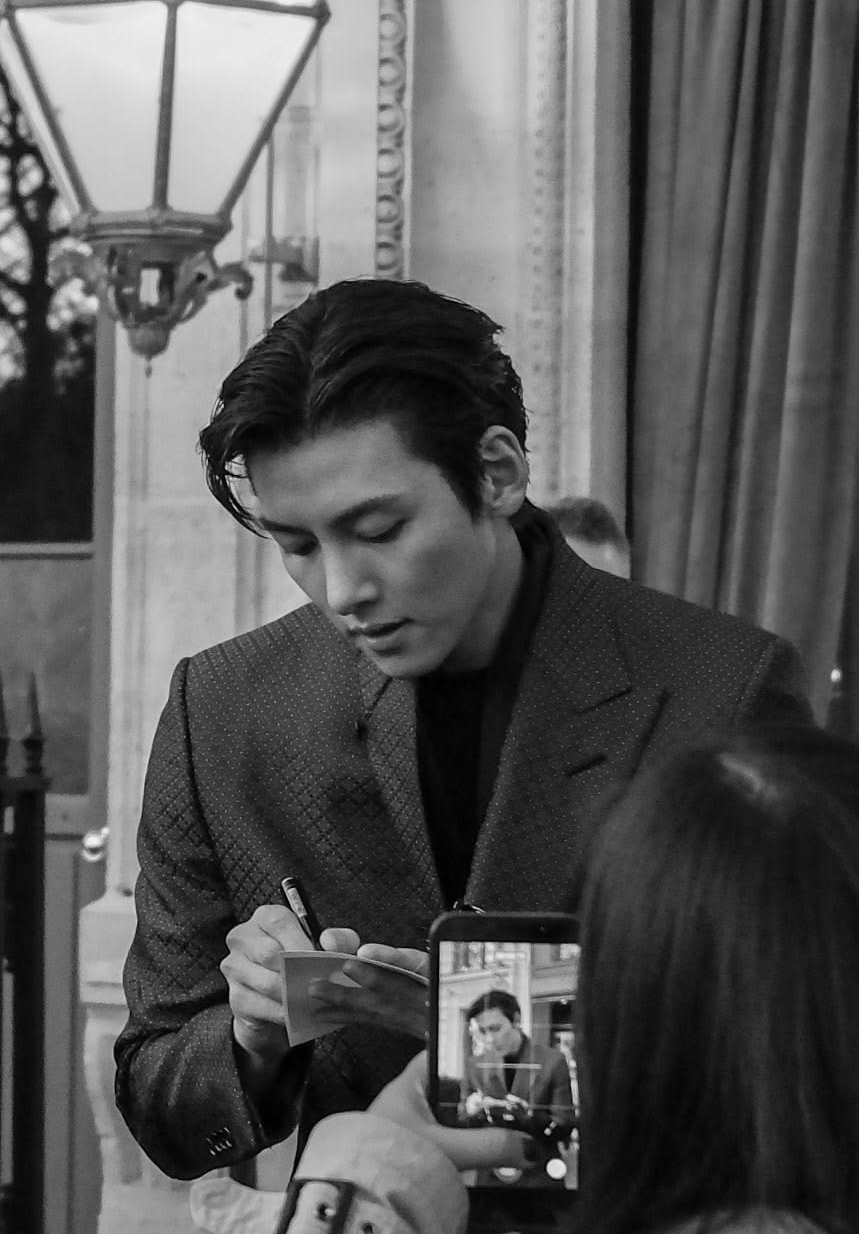 Behind-the-scenes cut of Ji Changwook