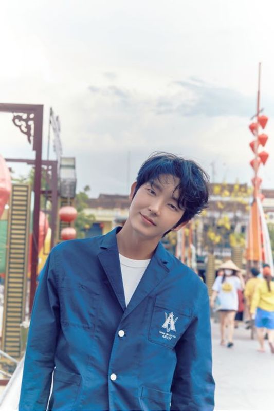 A moment captured by a fan of Lee Joongi