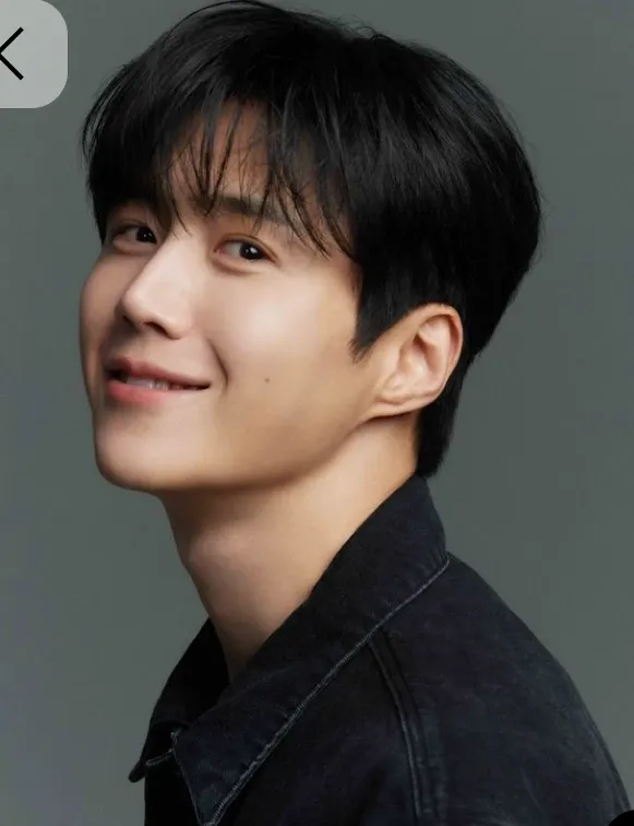 Foto kegiatan terbaru dari Kim Seonho