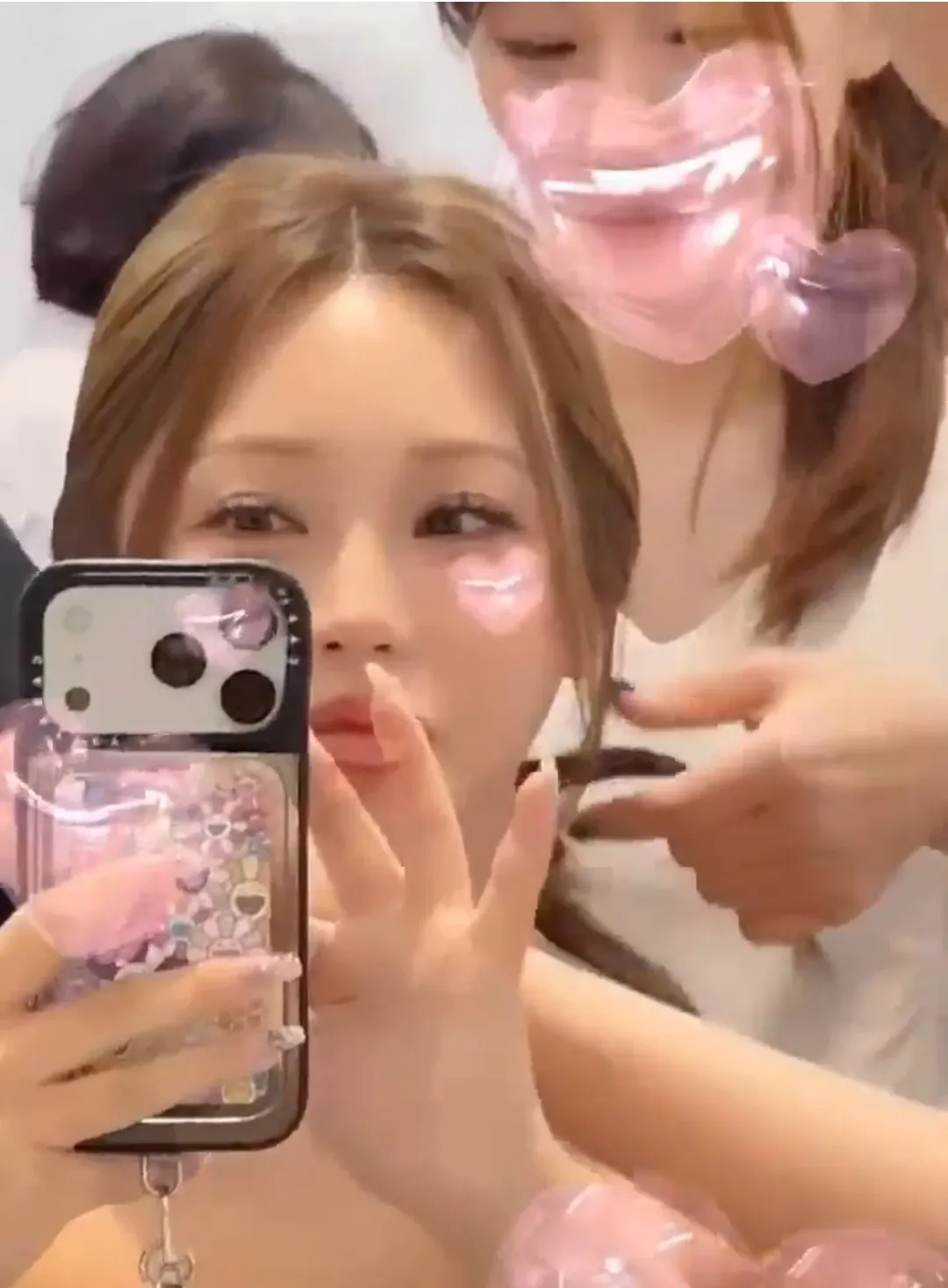 Recent activity shot of Hong Jiyoon