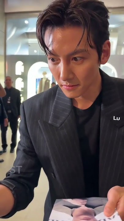 A moment captured by a fan of Ji Changwook