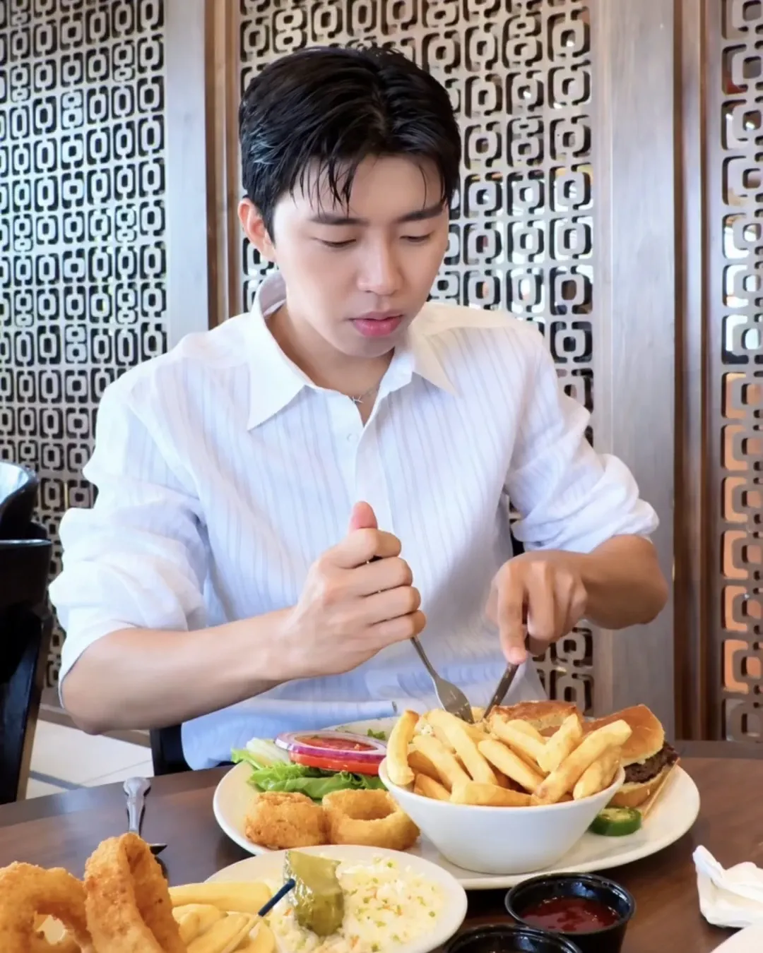 Foto kegiatan terbaru dari Lim Youngwoong