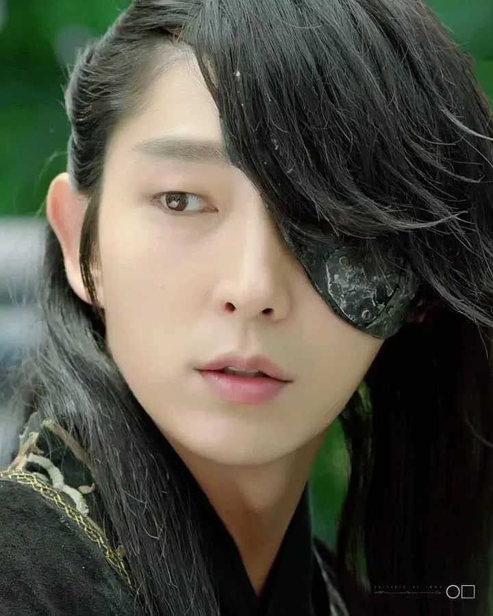 Recent activity shot of Lee Joongi