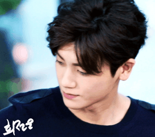 粉絲拍下的朴炯植瞬間