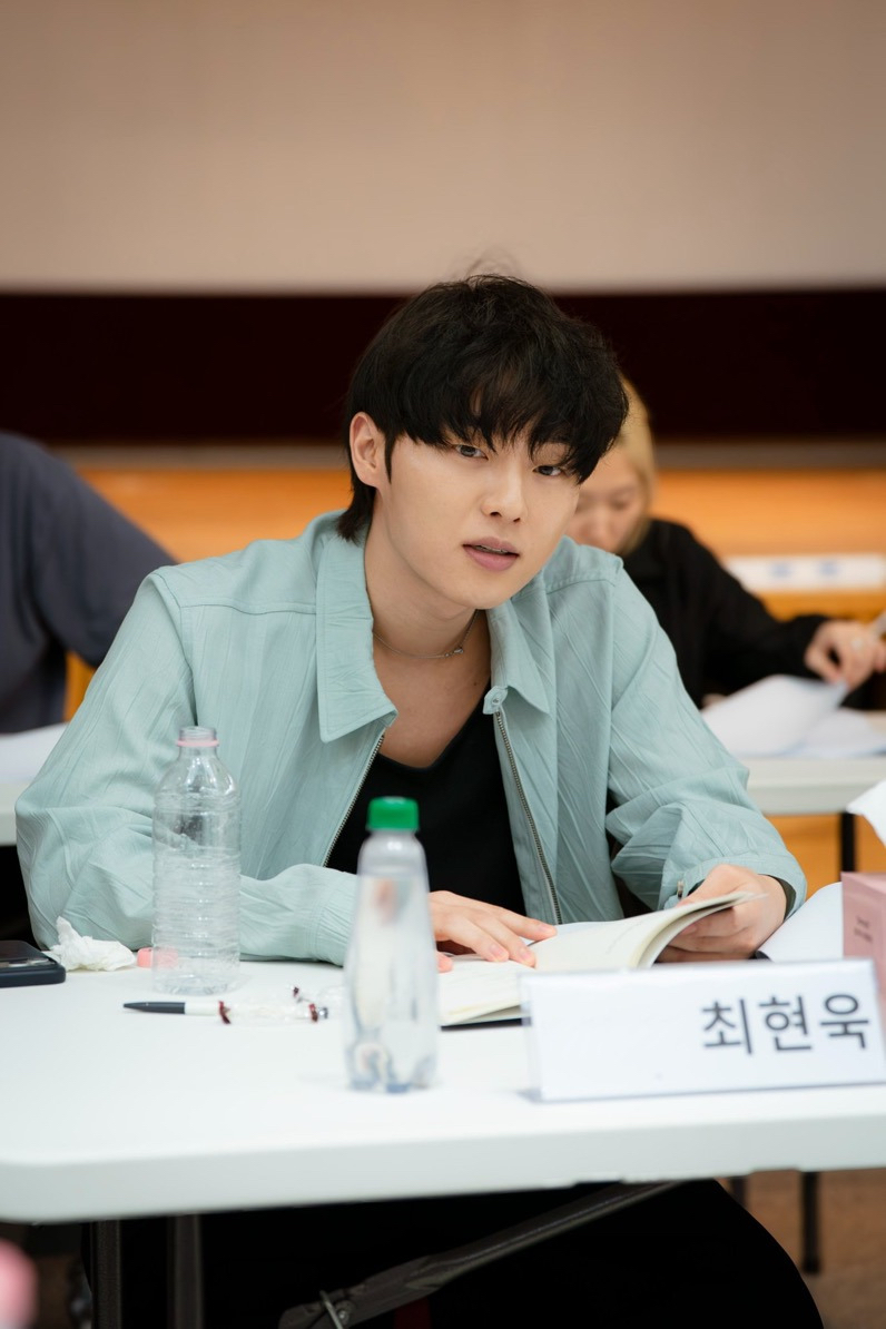 A moment captured by a fan of Choi Hyunwook