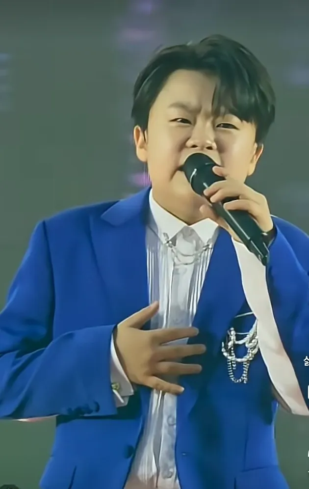 Behind-the-scenes cut of Hwang Minho