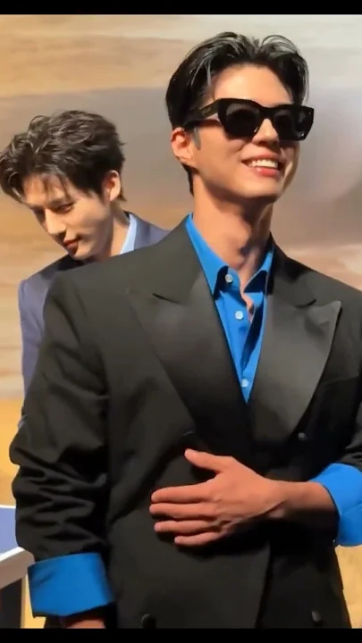 최애돌셀럽 팬덤이 추천하는 박보검 배경 이미지