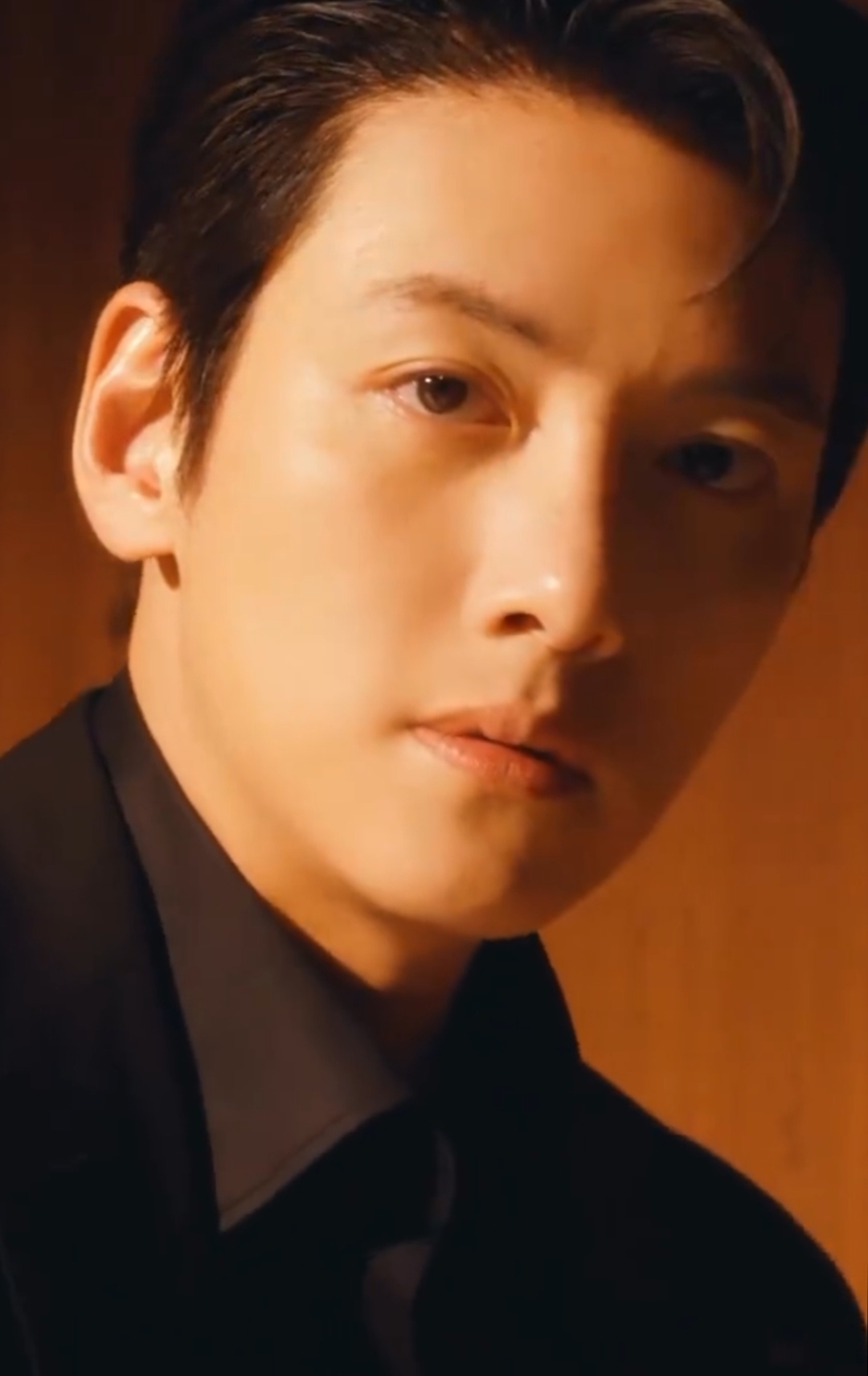 Behind-the-scenes cut of Ji Changwook