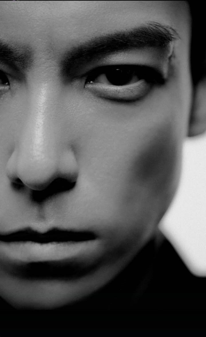 A moment captured by a fan of T.O.P