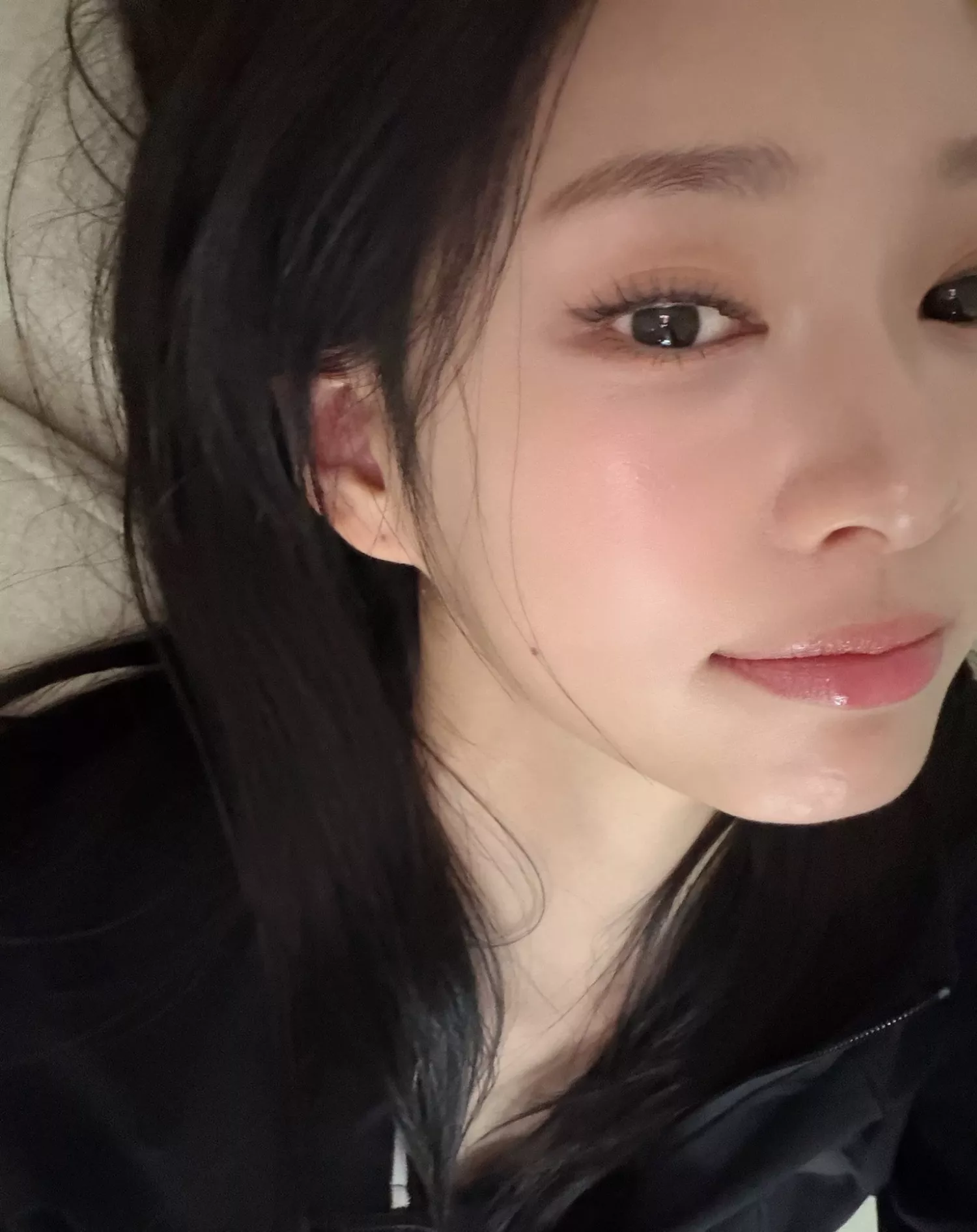 Behind-the-scenes cut of Kim Minju