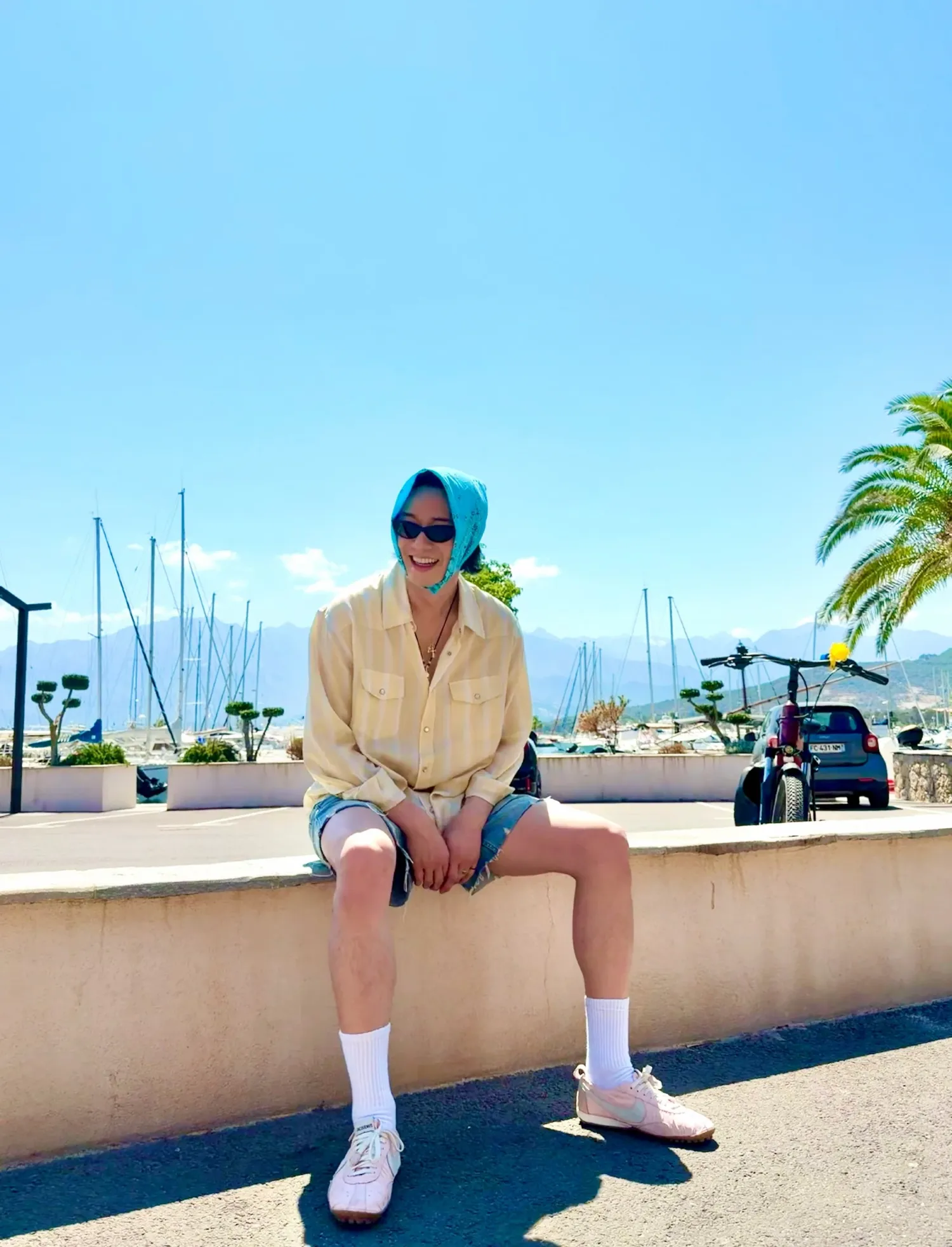 A moment captured by a fan of Park Seojoon