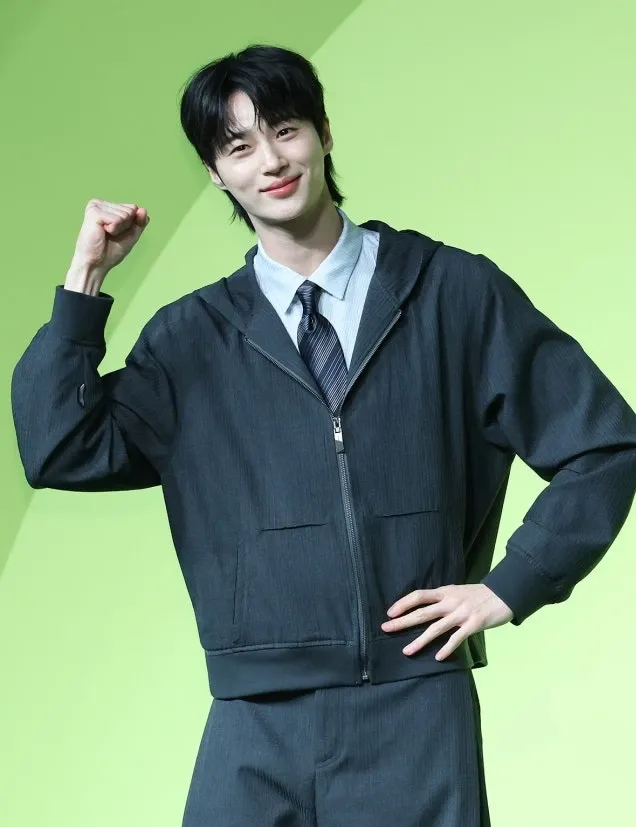 Latest photo of Byeon Wooseok