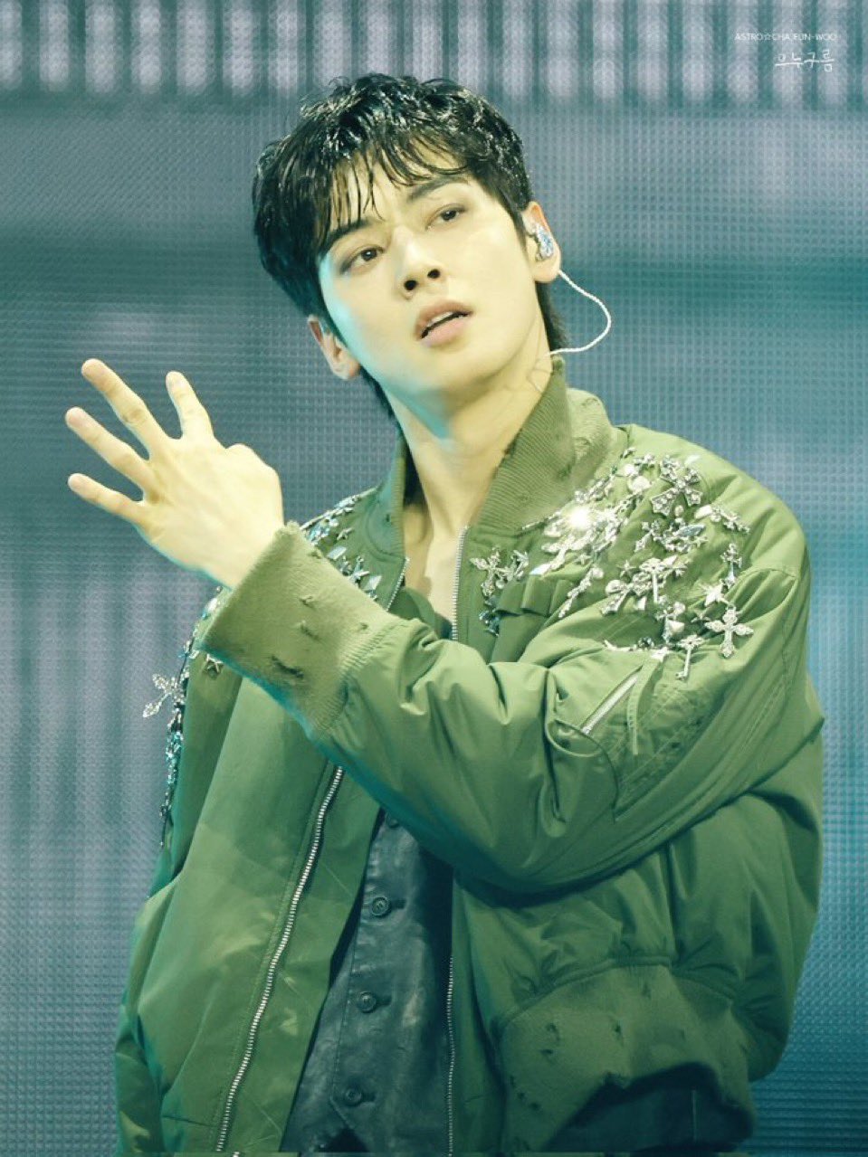 Recent activity shot of Cha Eunwoo