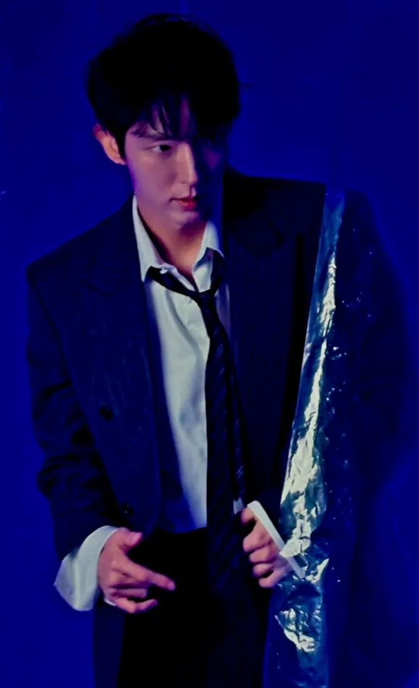 A moment captured by a fan of Lee Joongi