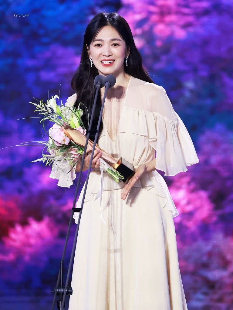 Latest photo of Song Hyekyo