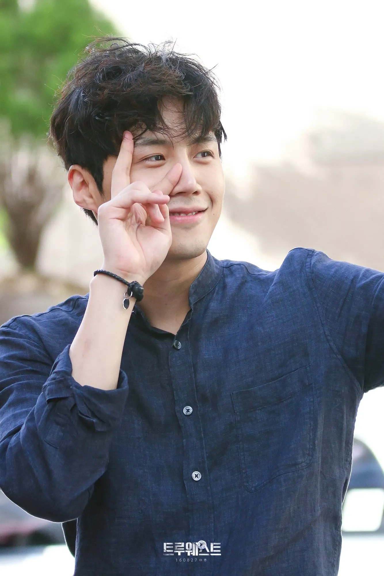 Behind-the-scenes cut of Kim Seonho