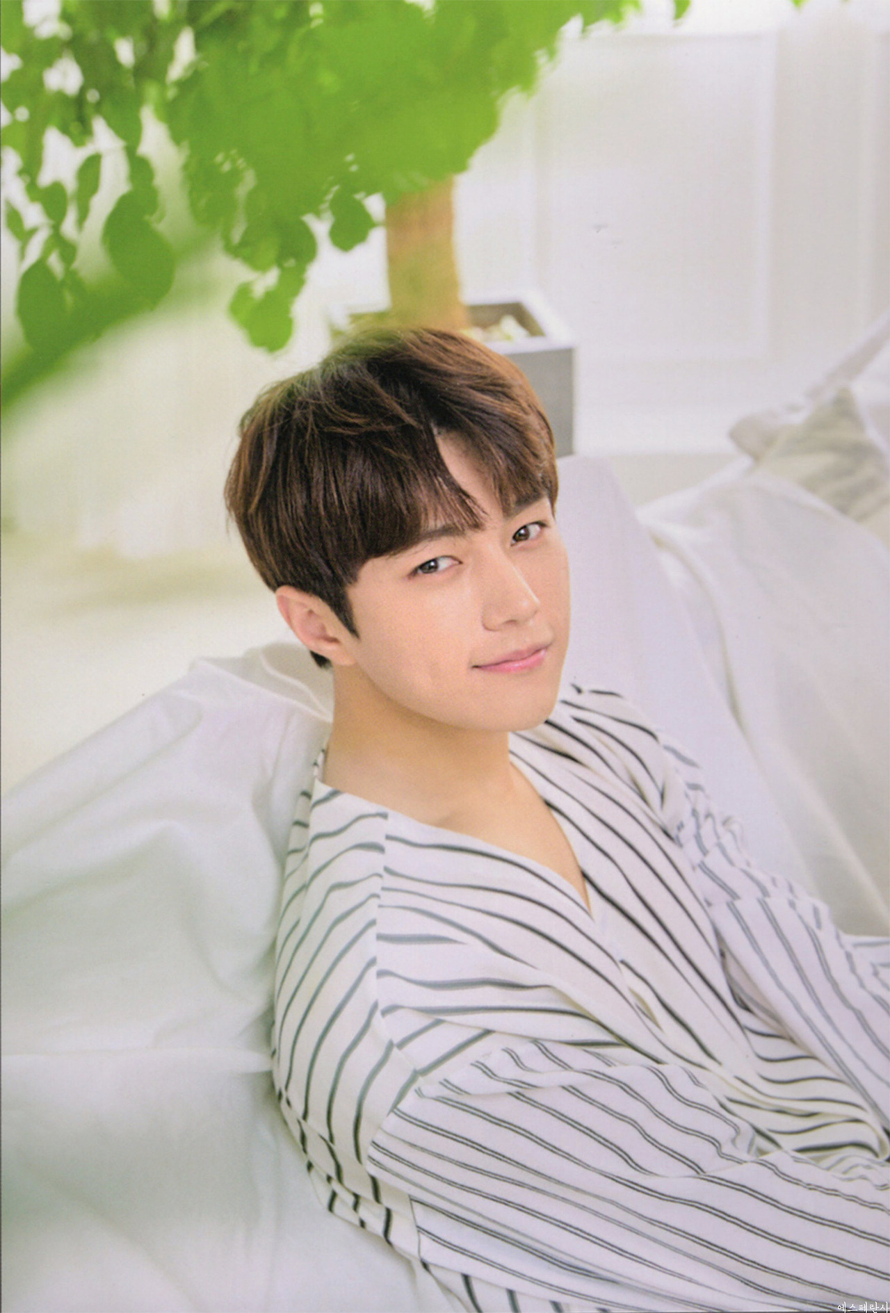 Latest photo of Kim Myungsoo (L)