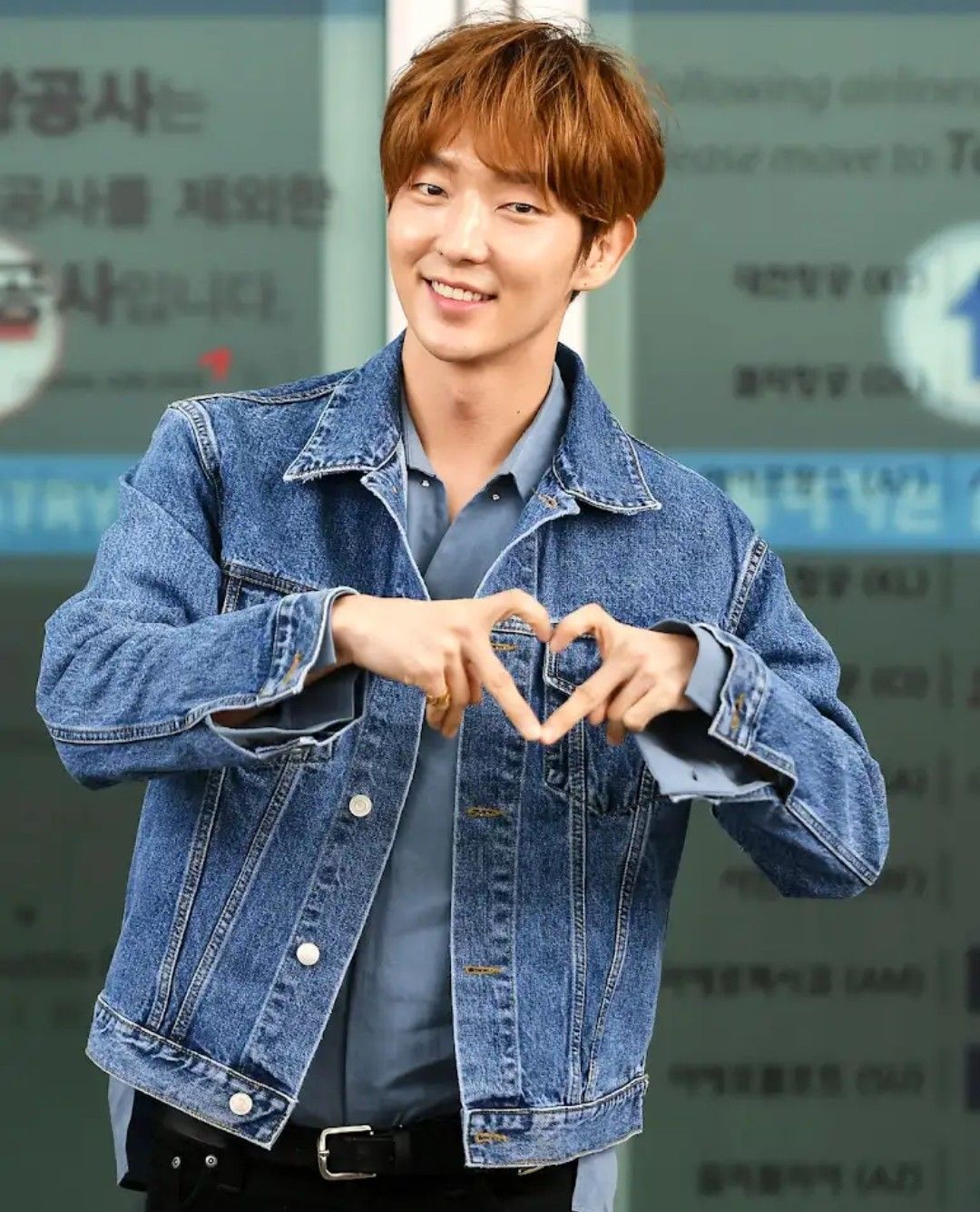 Behind-the-scenes cut of Lee Joongi