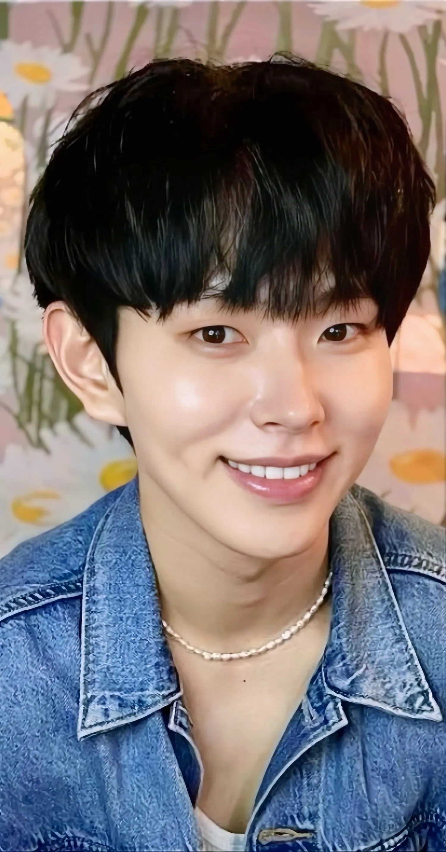 Today's popular wallpaper in Lee Byeongchan community