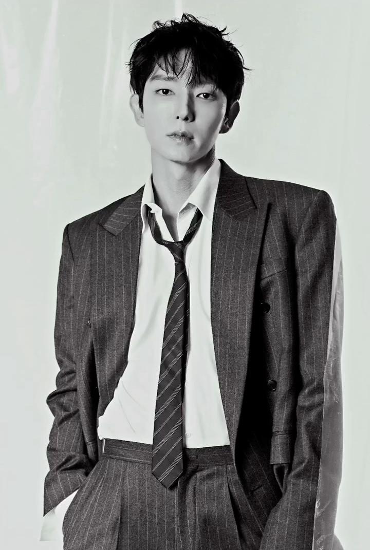 Behind-the-scenes cut of Lee Joongi