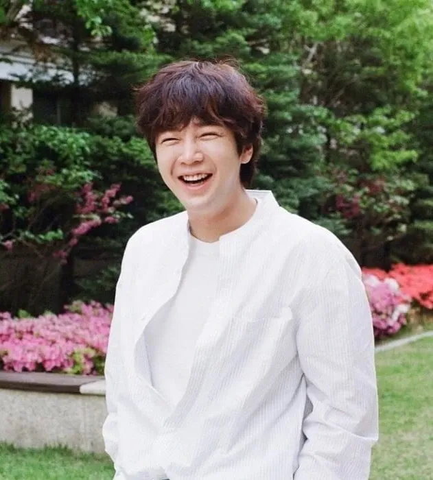 Latest photo of Jang Geunsuk