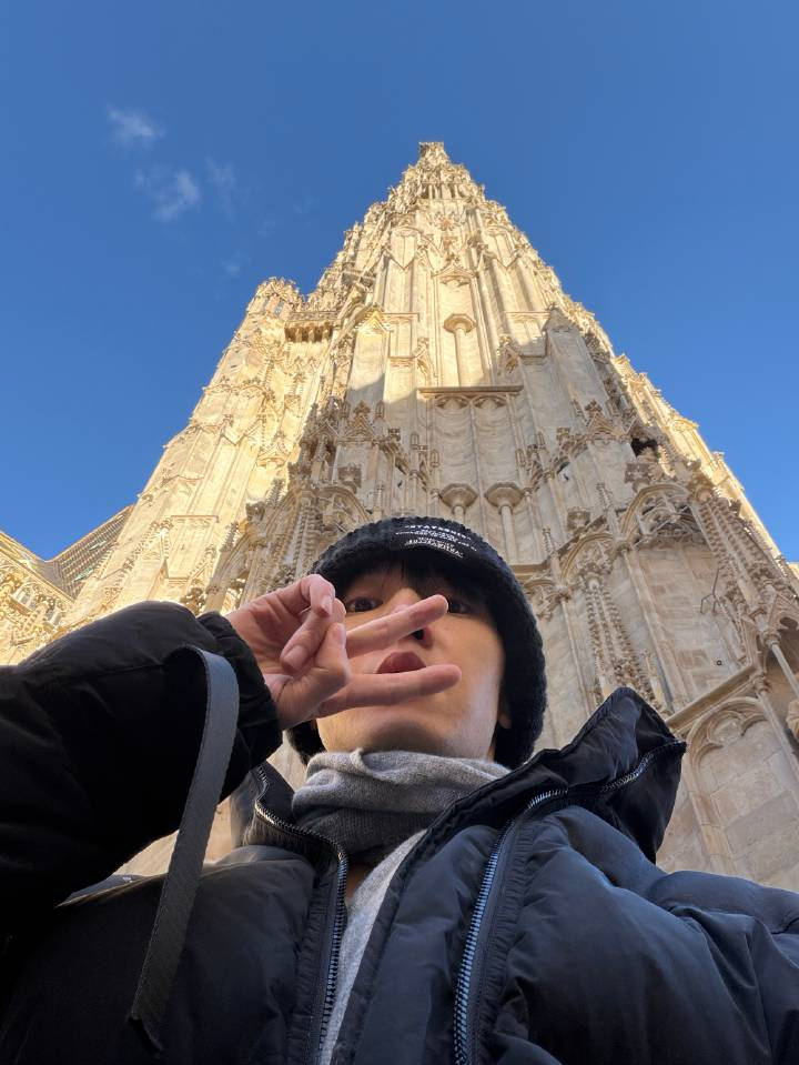 Behind-the-scenes cut of Chen Zhe Yuan