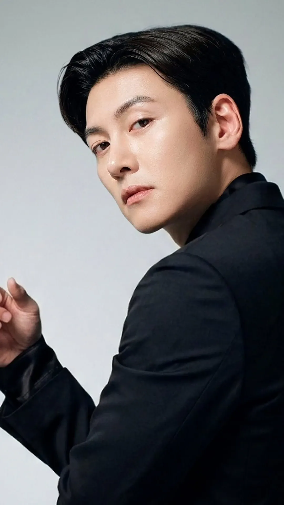 Behind-the-scenes cut of Ji Changwook