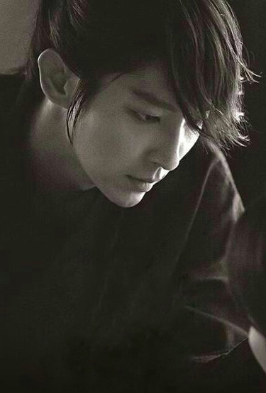 Behind-the-scenes cut of Lee Joongi