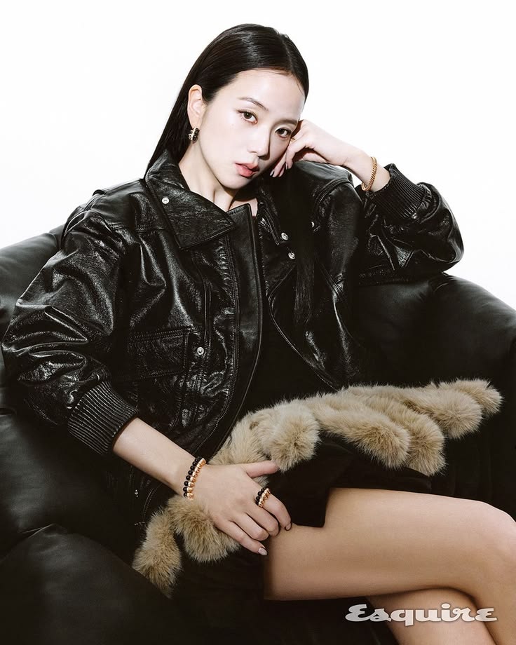 Recent activity shot of Jisoo (1995)