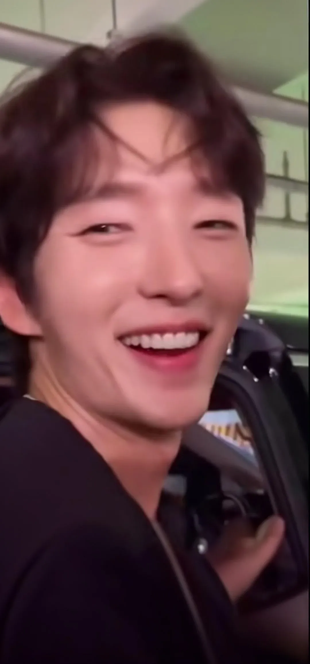 Emotional wallpaper shared by fans for Lee Joongi