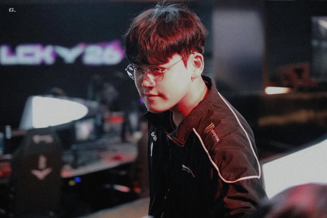 Behind-the-scenes cut of Gumayusi