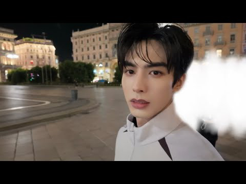 A moment captured by a fan of Song WeiLong