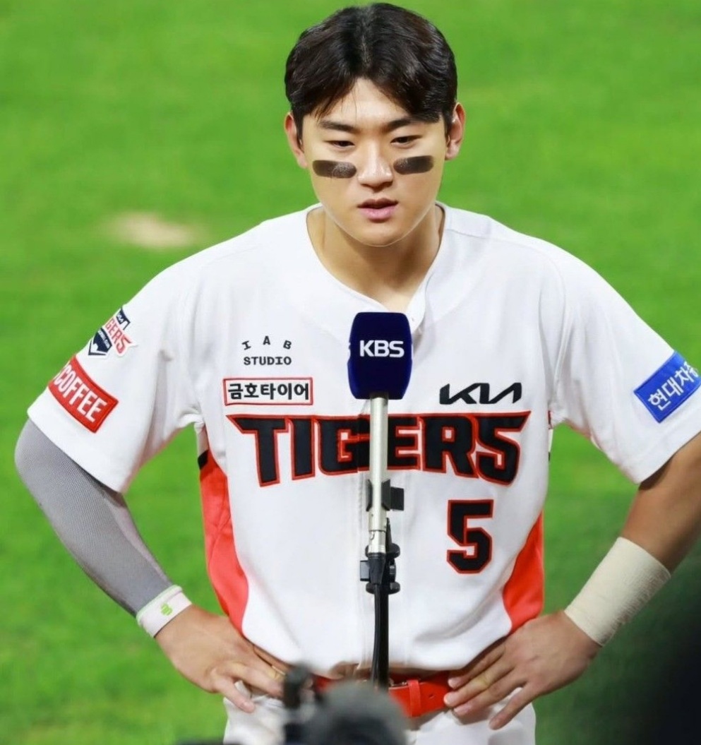 Foto kegiatan terbaru dari Kim Doyoung