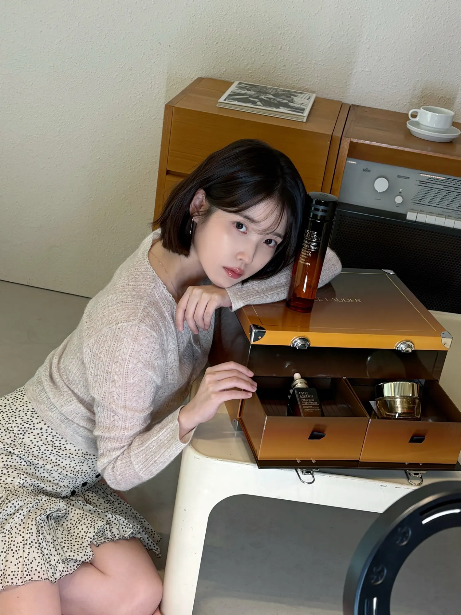 Behind-the-scenes cut of IU