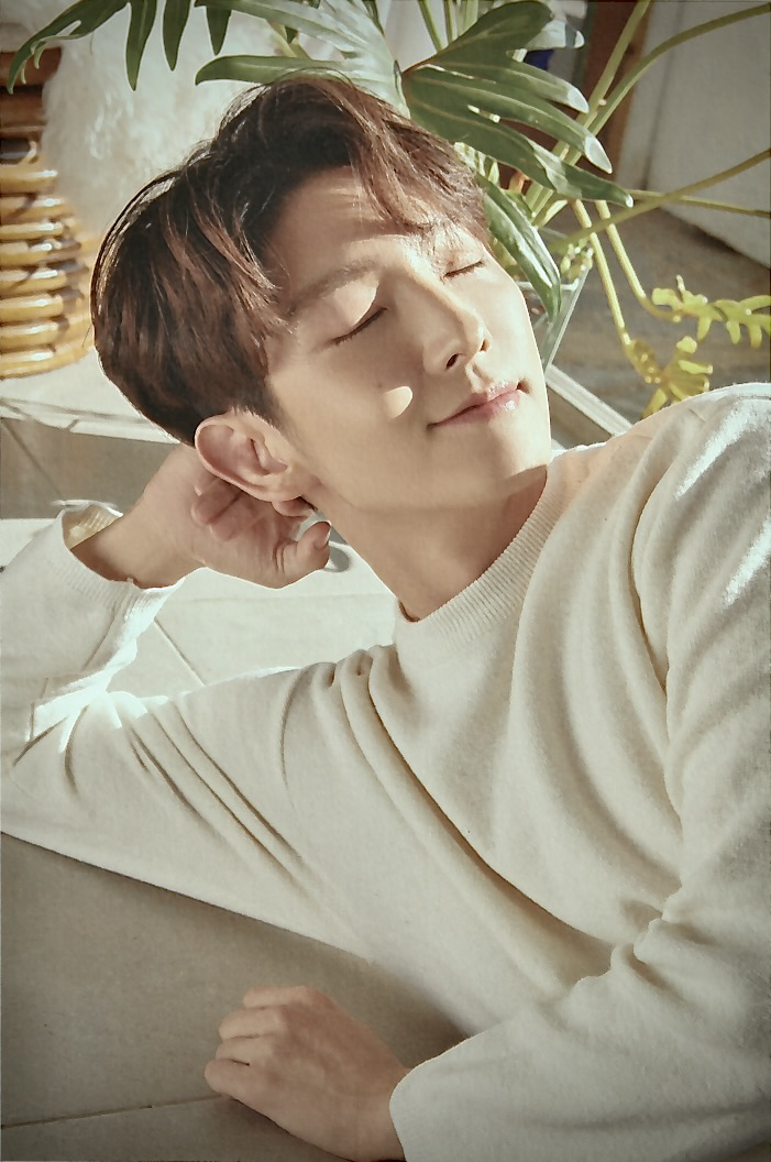 Behind-the-scenes cut of Lee Joongi