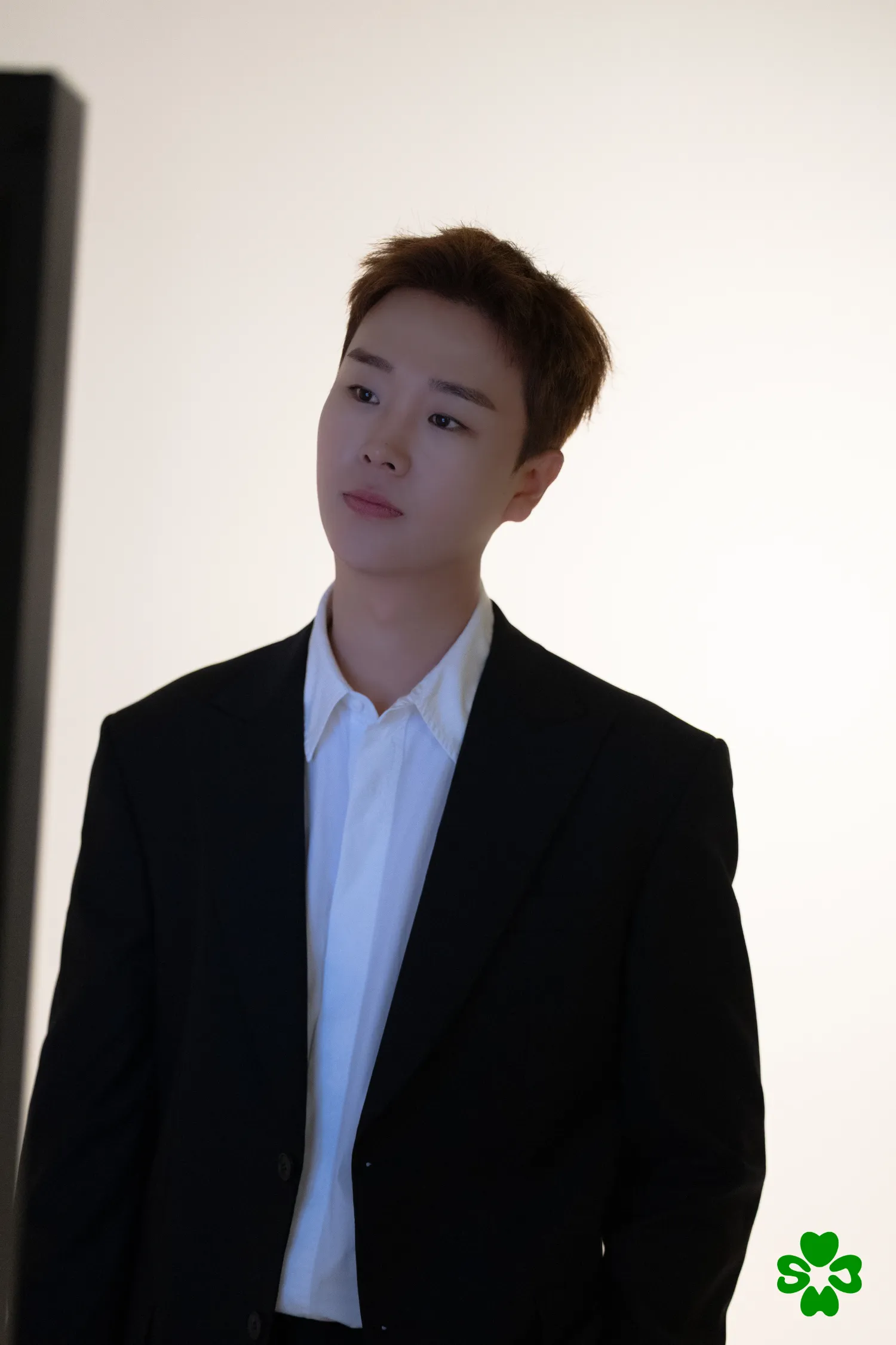 A moment captured by a fan of Song Minjun