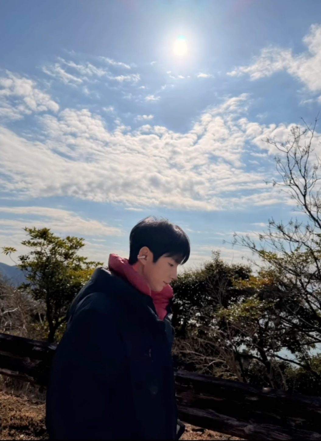 Behind-the-scenes cut of Lee Joongi