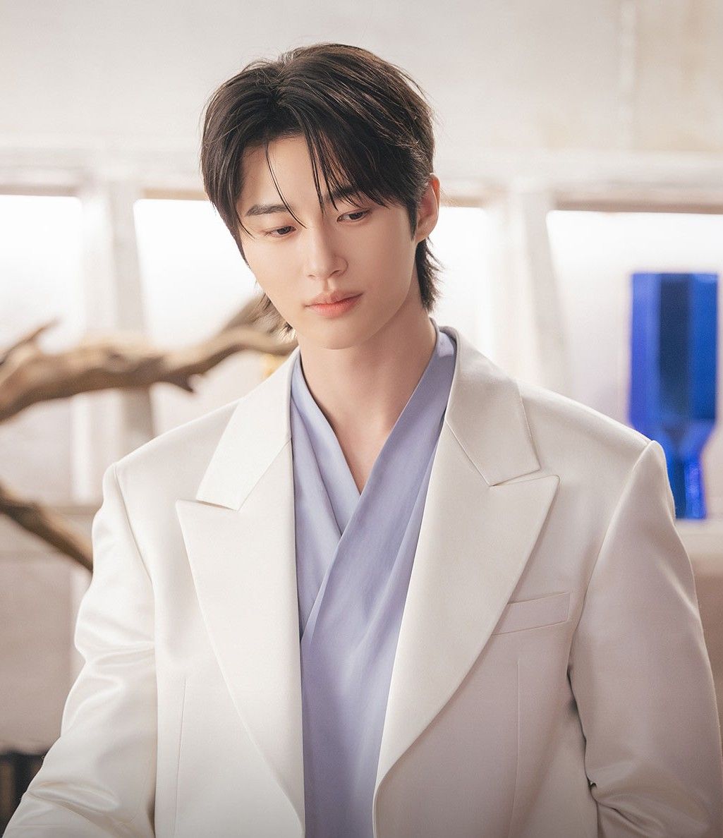 Latest photo of Byeon Wooseok